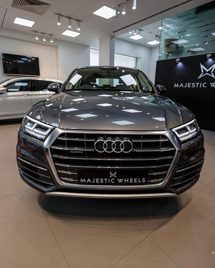 Luxury Car Image 1