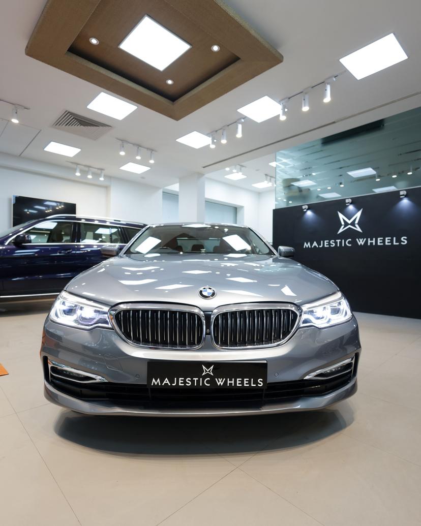 Luxury Car Image 1