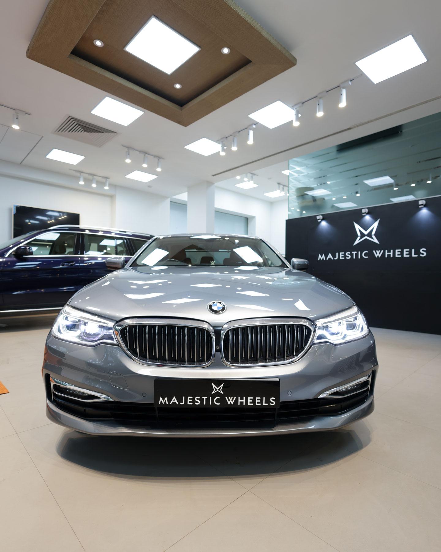 Luxury Car Image 3