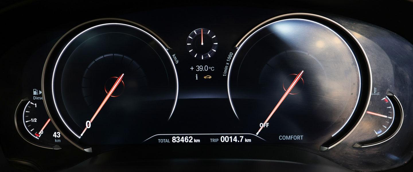 Luxury Car Image 4