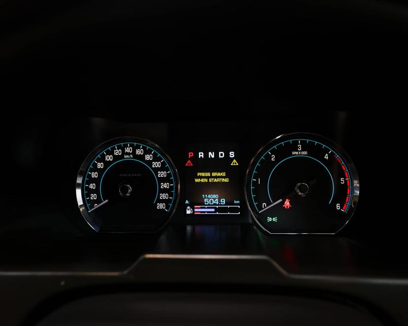 Luxury Car Image 5